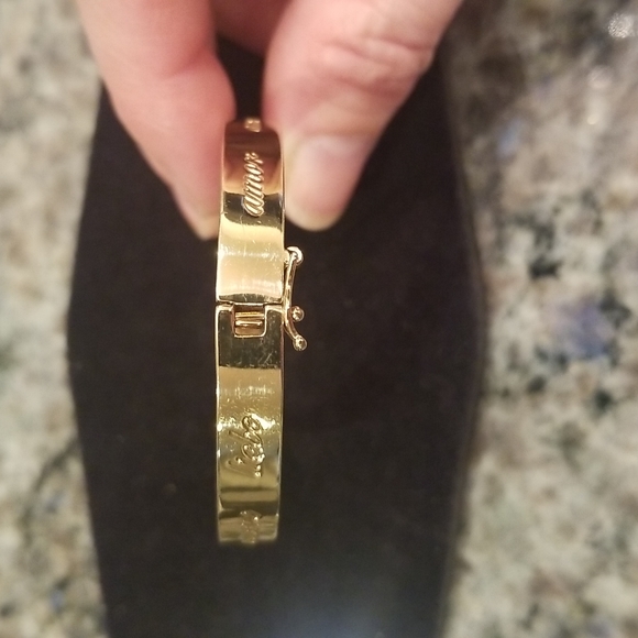 Inspiration Bangle - Love - Picture 4 of 5